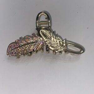 🌷NEW feather hair claw clip